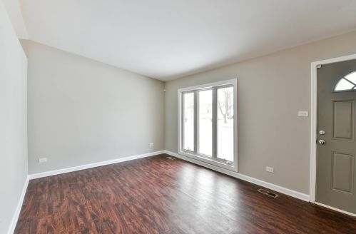 945 Purdue Ln, Matteson, IL 60443-1549