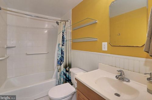 8290 Morning Dew Ct, Springfield VA  22153-3812 exterior