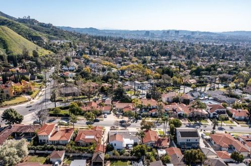 1547 El Miradero Ave, Glendale CA  91201-1203 exterior