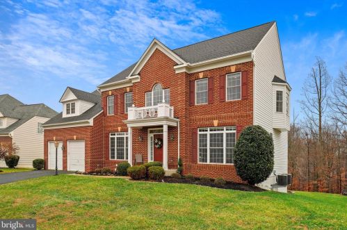 3644 Stonewall Manor Dr, Triangle, VA 22172-1431
