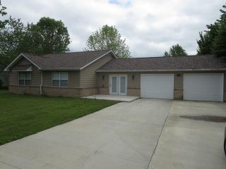 1601 Pickett Ln, Marion, IL 62959-4050