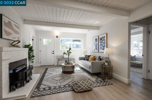 18387 Crest Ave, Hayward CA  94546-2723 exterior