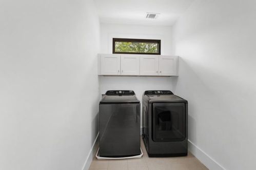 1889 Bixby St, Atlanta GA  30317-2247 exterior