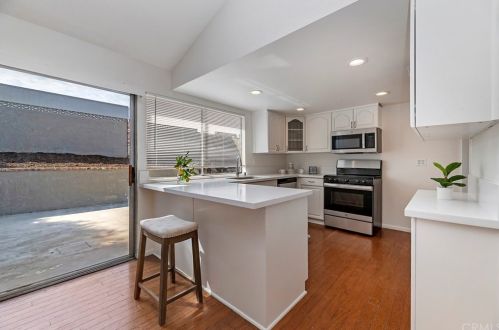 9850 Mcnicholl Dr, Riverside CA  92503-5521 exterior