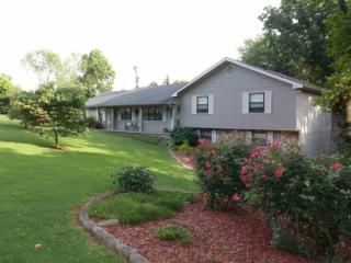 1634 Rock Bluff Rd, Hixson, TN 37343-3124