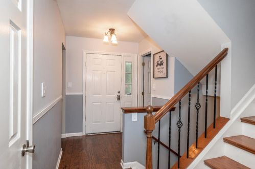 309 Carriage Circle Dr, Cincinnati, OH 45246-3612