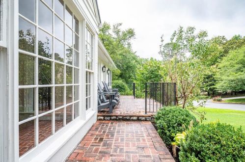 2653 Birchwood Dr, Atlanta GA  30305-3805 exterior