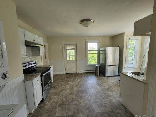 3 Lakeview Ave, Huntington CT  06484-2311 exterior