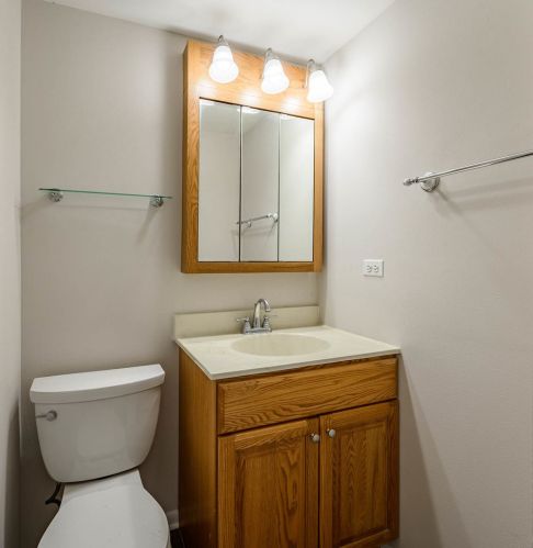 811 Cambridge Pl, Wheeling IL  60090-2613 exterior