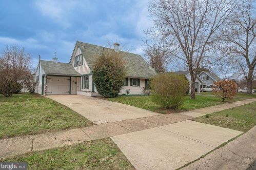 9 Beechfern Ln, Willingboro, NJ 08046-1504