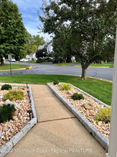 176 Primrose Ln, East Freehold NJ  07728-4076 exterior
