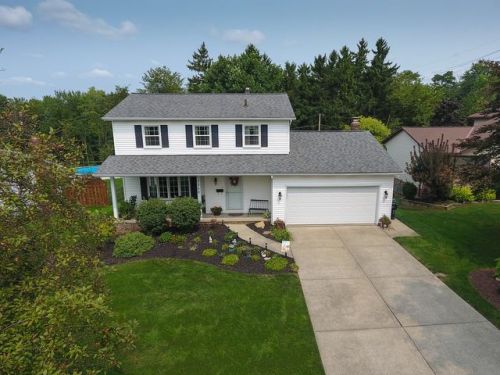 7350 Royalview Dr, Cleveland, OH 44129-6418