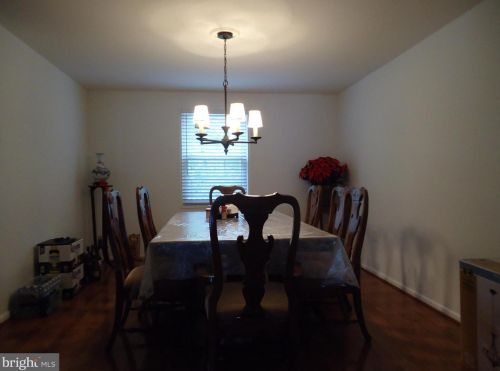 6011 Heathwick Ct, Springfield VA  22015-3237 exterior