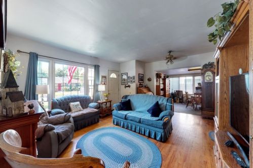 215 Duell St, Glendora, CA 91740-6304