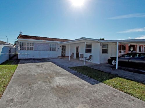 134 17th St, Hialeah, FL 33010-3136