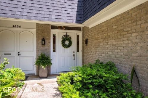 5700 Chemin De Vie, Atlanta, GA 30342-2564