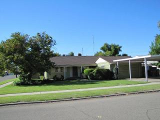 4774 Harvard Ave, Fresno, CA 93703-1649
