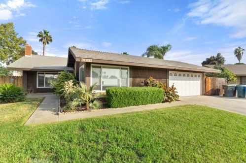 6934 Miami St, Riverside, CA 92506-4130