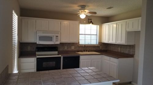 930 Meadowlark Dr, Midlothian TX  76063-1556 exterior