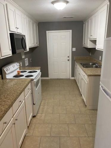 930 Riverside Dr, Fort Worth TX  76104-5526 exterior