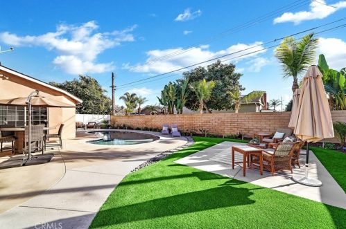 8696 La Playa Cir, Santa Ana CA 92708-5010 exterior