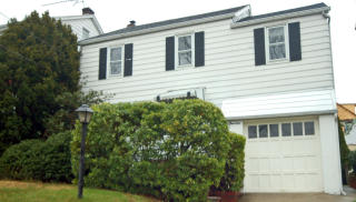 114 7th St, Clifton, NJ 07011-3602