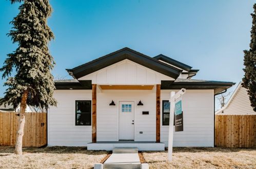 4880 Irving St, Denver, CO 80221-1119