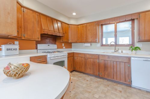 365 Conlin Ave, Sycamore IL  60178-3025 exterior