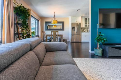 430 Girard St, San Francisco CA 94134-2110 exterior