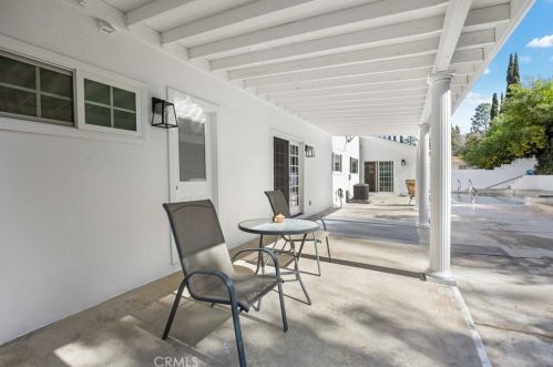 1851 Greenbriar Rd, Glendale CA  91207-1064 exterior