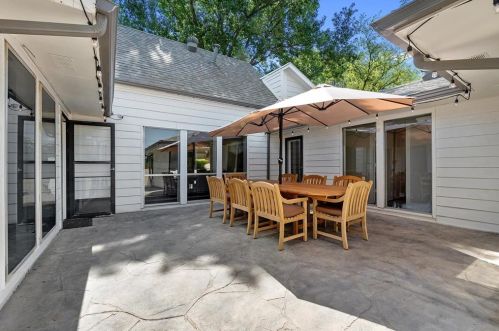 7305 Crofton Dr, Dallas TX  75231-4807 exterior