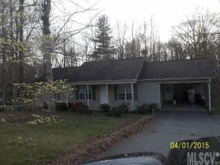 5476 Chestnut Dr, Hickory NC  28602-8659 exterior