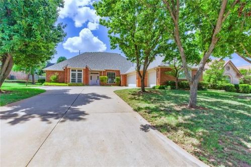 612 Glenridge Dr, Edmond, OK 73013-1854