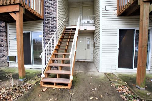 2600 Light Rd, Oswego, IL 60543-9273