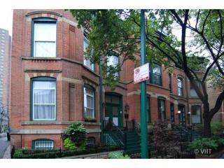 119 Delaware Pl, Chicago, IL 60610-3216