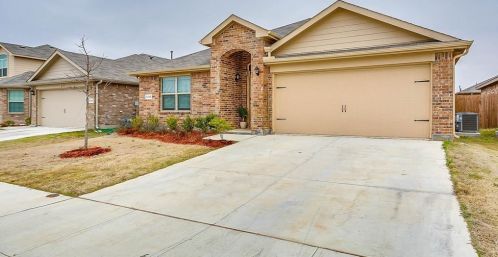 6332 Robertson Rd, Fort Worth TX  76179 exterior