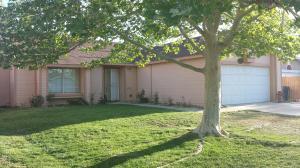 632 Trixis Ave, Lancaster CA  93534-1558 exterior