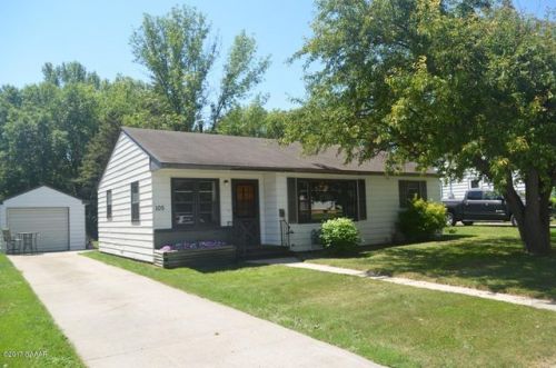 105 1st St, Starbuck, MN 56381-4605