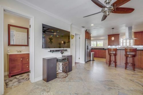 305 Kenmore St, Anaheim CA  92804-2114 exterior