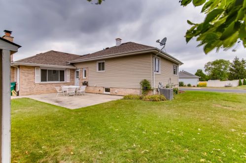 15731 Torrey Pines Dr, Orland Park, IL 60462-7770