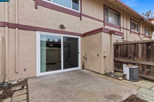 1512 Parkwood Pl, Concord CA  94521-2201 exterior