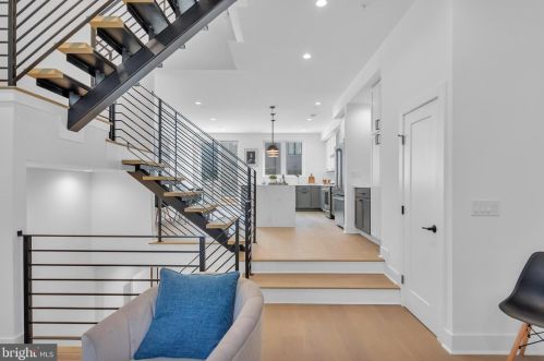 2508 Cumberland St, Philadelphia, PA 19125-3107