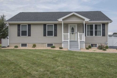 706 17th St, Grottoes, VA 24441-2220