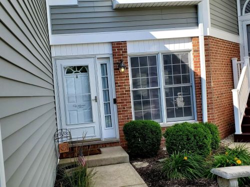 257 Eclipse Dr, Carol Stream, IL 60188-3610