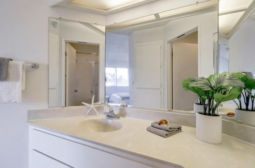 732 Sterling Dr, San Leandro CA 94578-4172 exterior