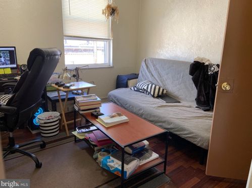 2140 10th St, Philadelphia PA 19148-3005 exterior