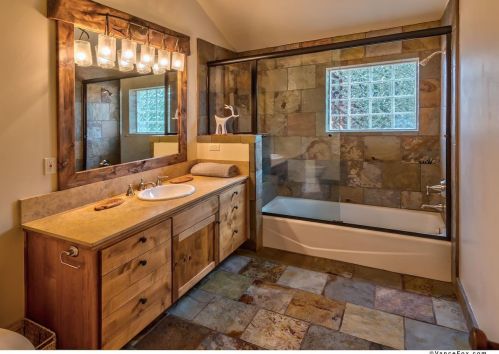 10865 Pine Cone Dr, Truckee CA  96161-3154 exterior