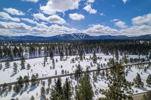 12133 Highland Ave, Truckee, CA 96161-1718