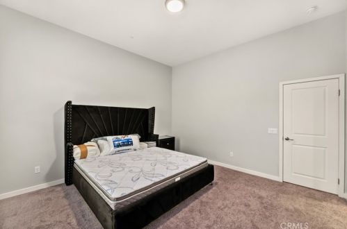 543 Rockefeller, Irvine CA  92612-7175 exterior