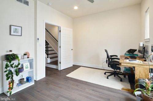 1315 20 St, Philadelphia PA 19146-4303 exterior